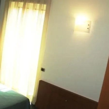 فندق Sant'ambrogio 2*