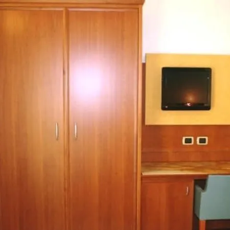 Hotel Sant'ambrogio 2*