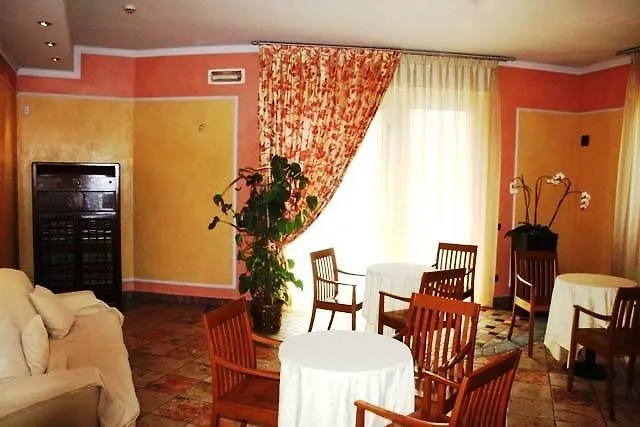 Sant'ambrogio Hotel 2*